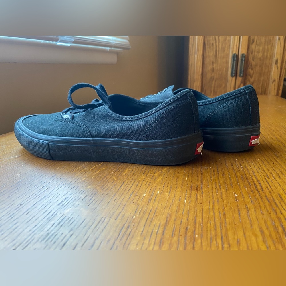 Men’s black vans